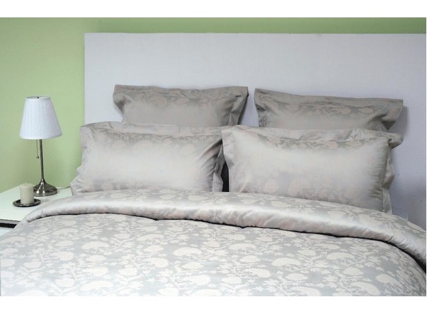 Комплект постельного белья Marize Растительный орнамент на бежевом фоне  жаккард двуспальный (нав 70х70 см)